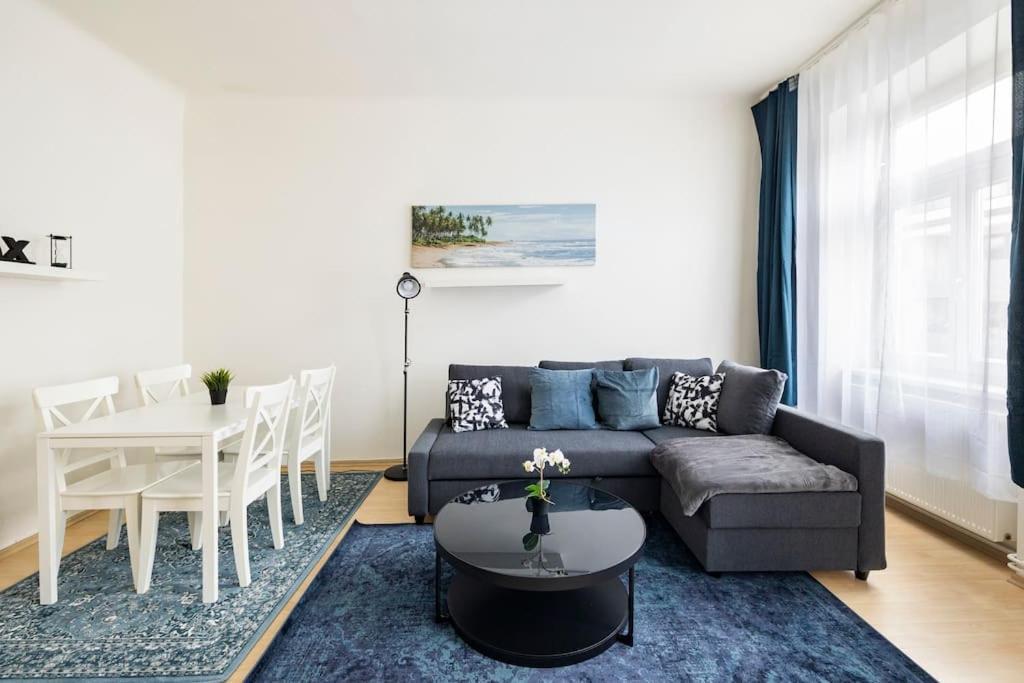 Beautiful 1 Bedroom Apartment Near Schoenbrunn Viena Exterior foto