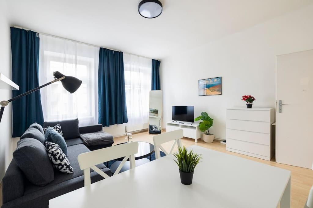 Beautiful 1 Bedroom Apartment Near Schoenbrunn Viena Exterior foto