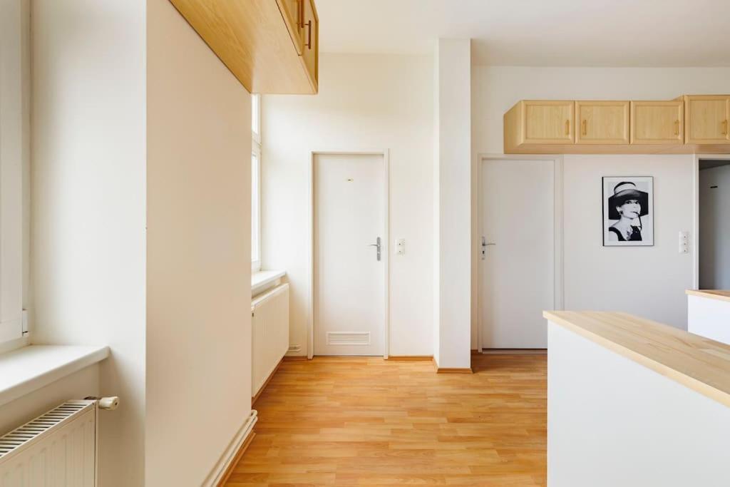 Beautiful 1 Bedroom Apartment Near Schoenbrunn Viena Exterior foto